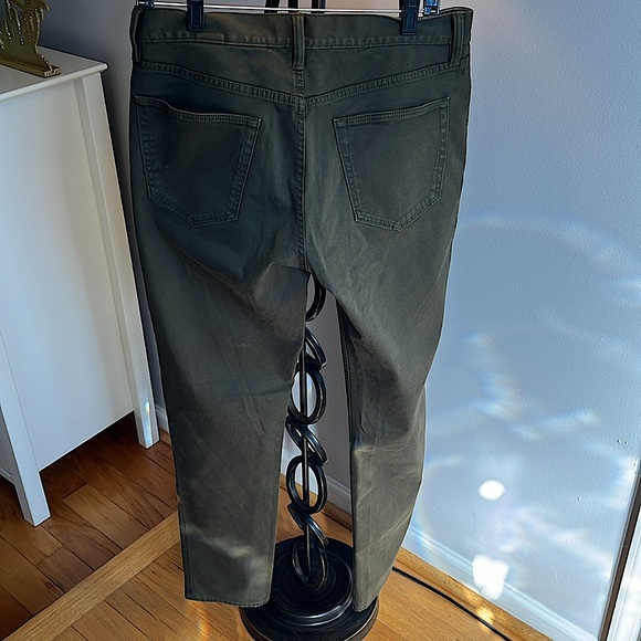 Banana Republic sage green Travel Jean Skinny Fit 32x34 w/stretch for comfort - Picture 2 of 4